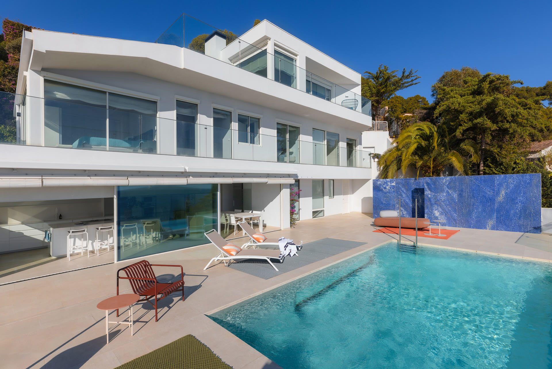 House and swimming pool at Tamariu