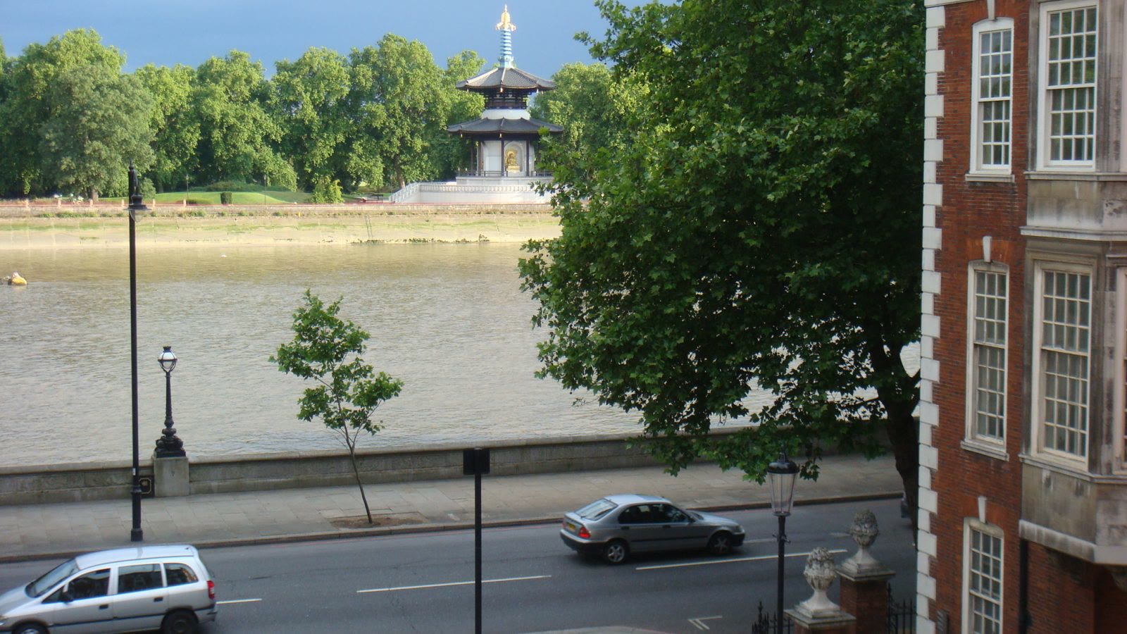 Riverside street at Chelsea, London