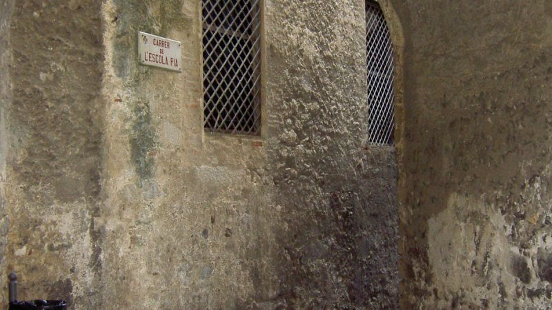 Stone wall and window at Barri Vell